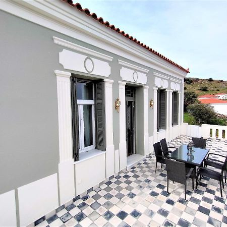 Spiti Sea View Neoclassical House In Stenies Екстер'єр фото