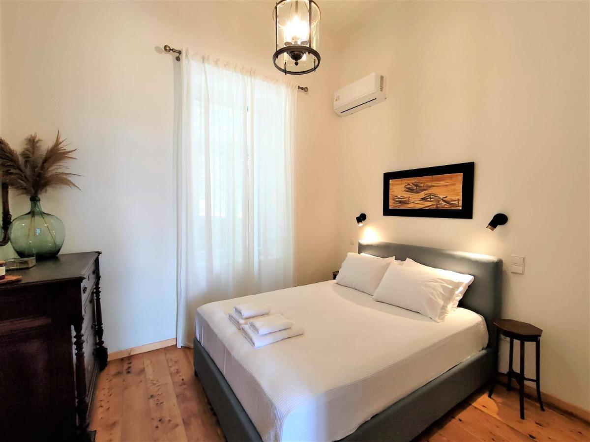 Spiti Sea View Neoclassical House In Stenies Екстер'єр фото