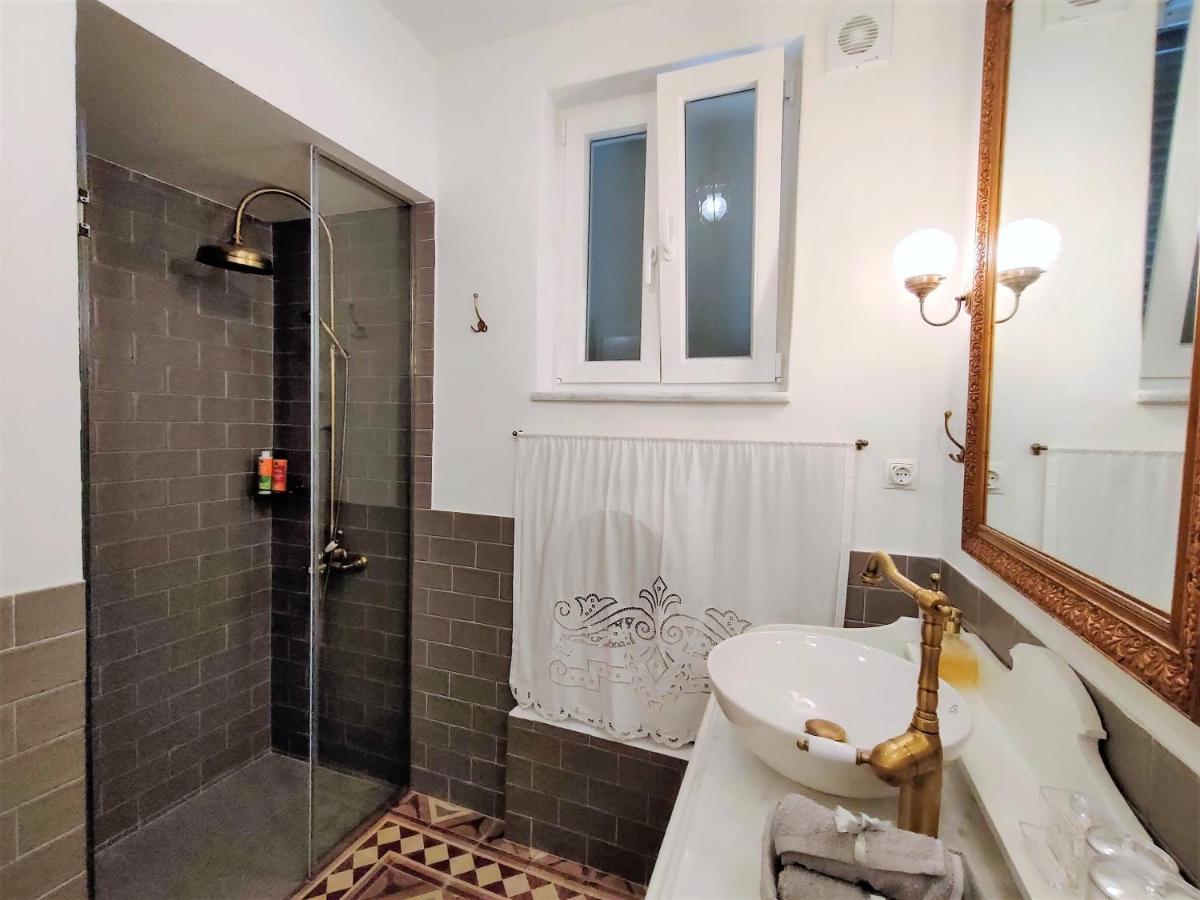 Spiti Sea View Neoclassical House In Stenies Екстер'єр фото