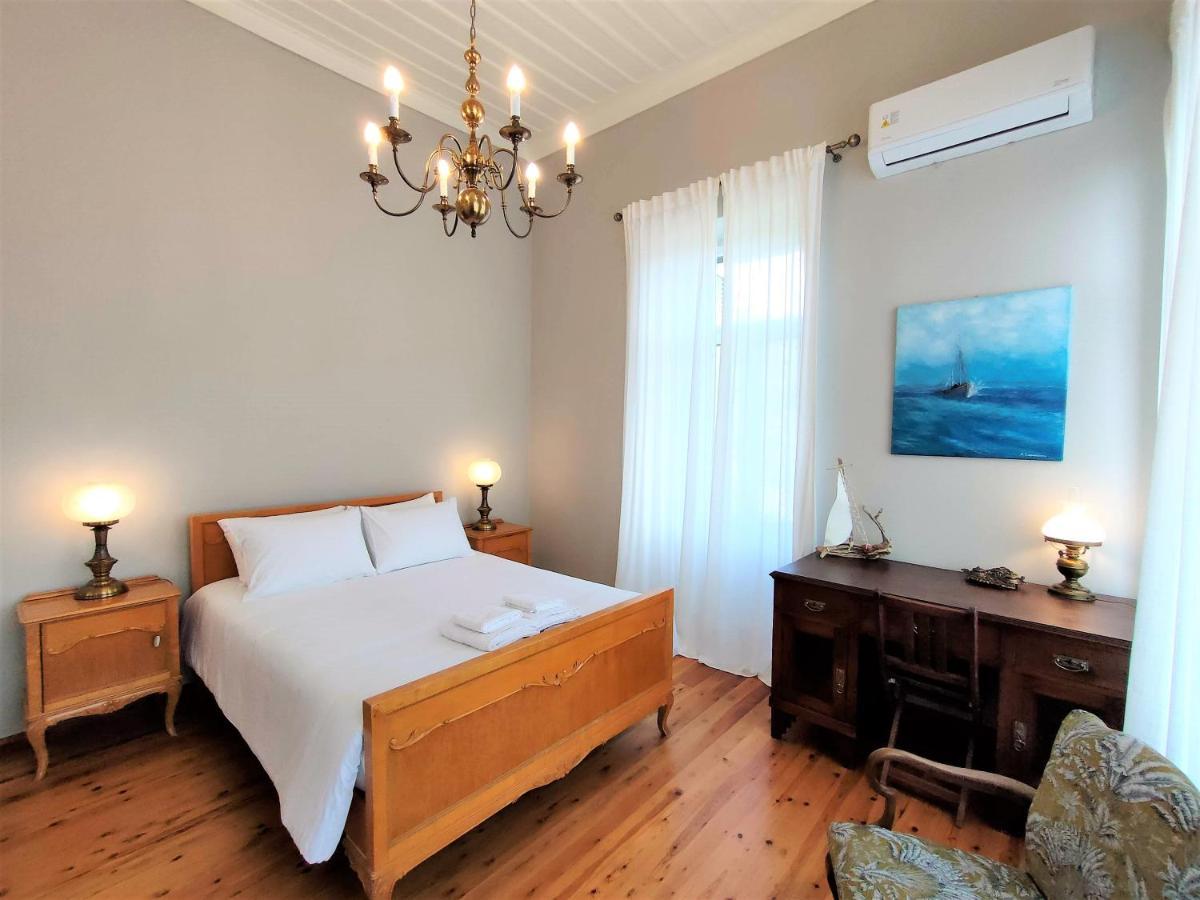 Spiti Sea View Neoclassical House In Stenies Екстер'єр фото