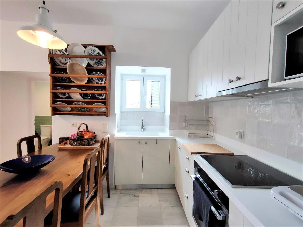 Spiti Sea View Neoclassical House In Stenies Екстер'єр фото