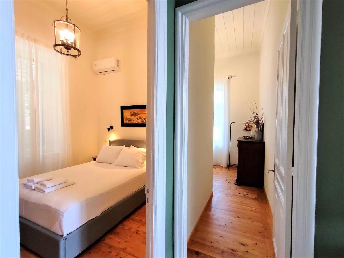 Spiti Sea View Neoclassical House In Stenies Екстер'єр фото