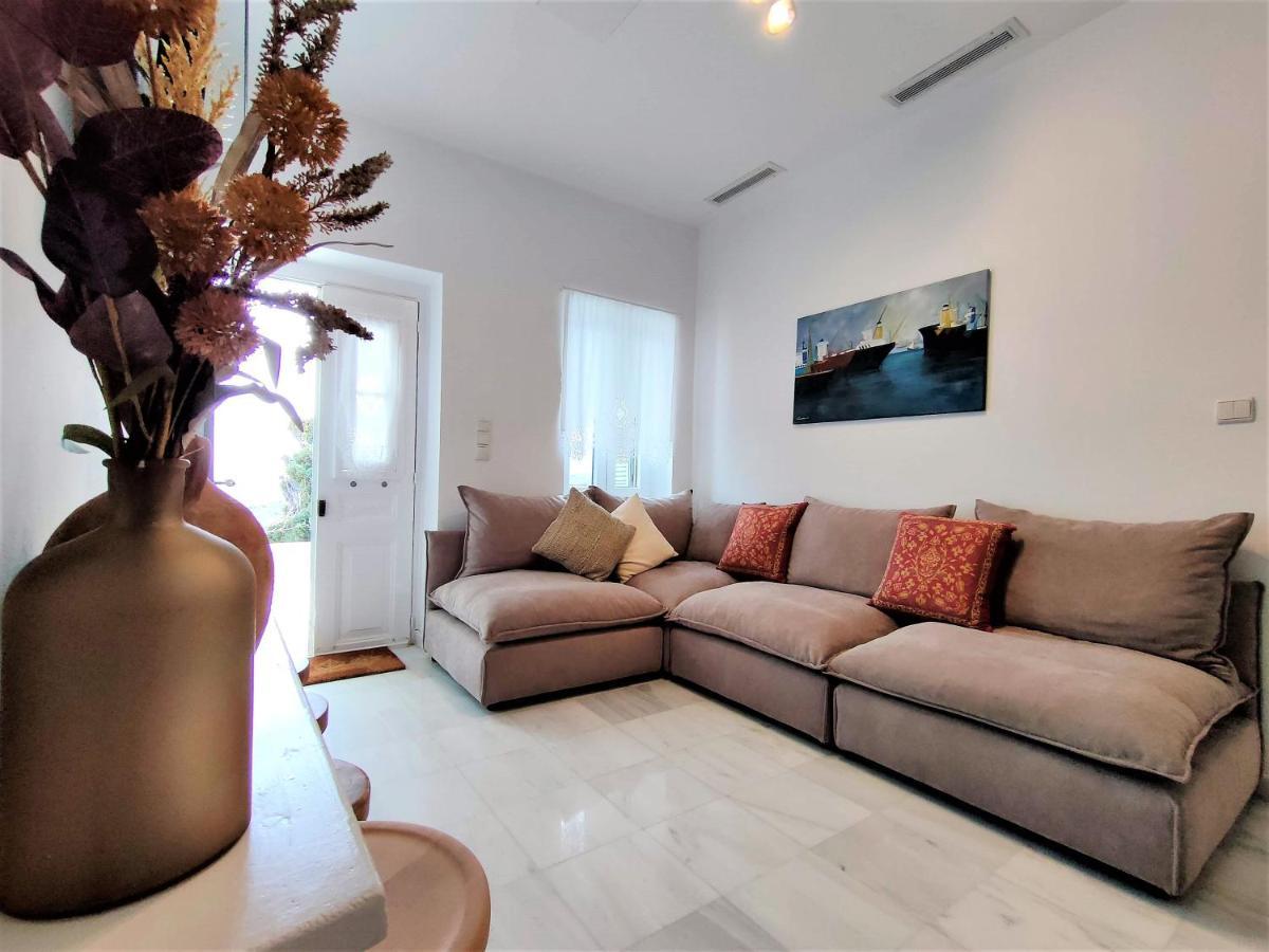 Spiti Sea View Neoclassical House In Stenies Екстер'єр фото